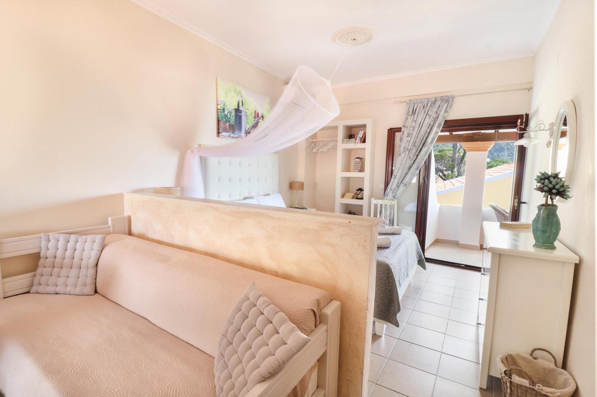 Louiza Apartments Agios Gordios  Zewnętrze zdjęcie