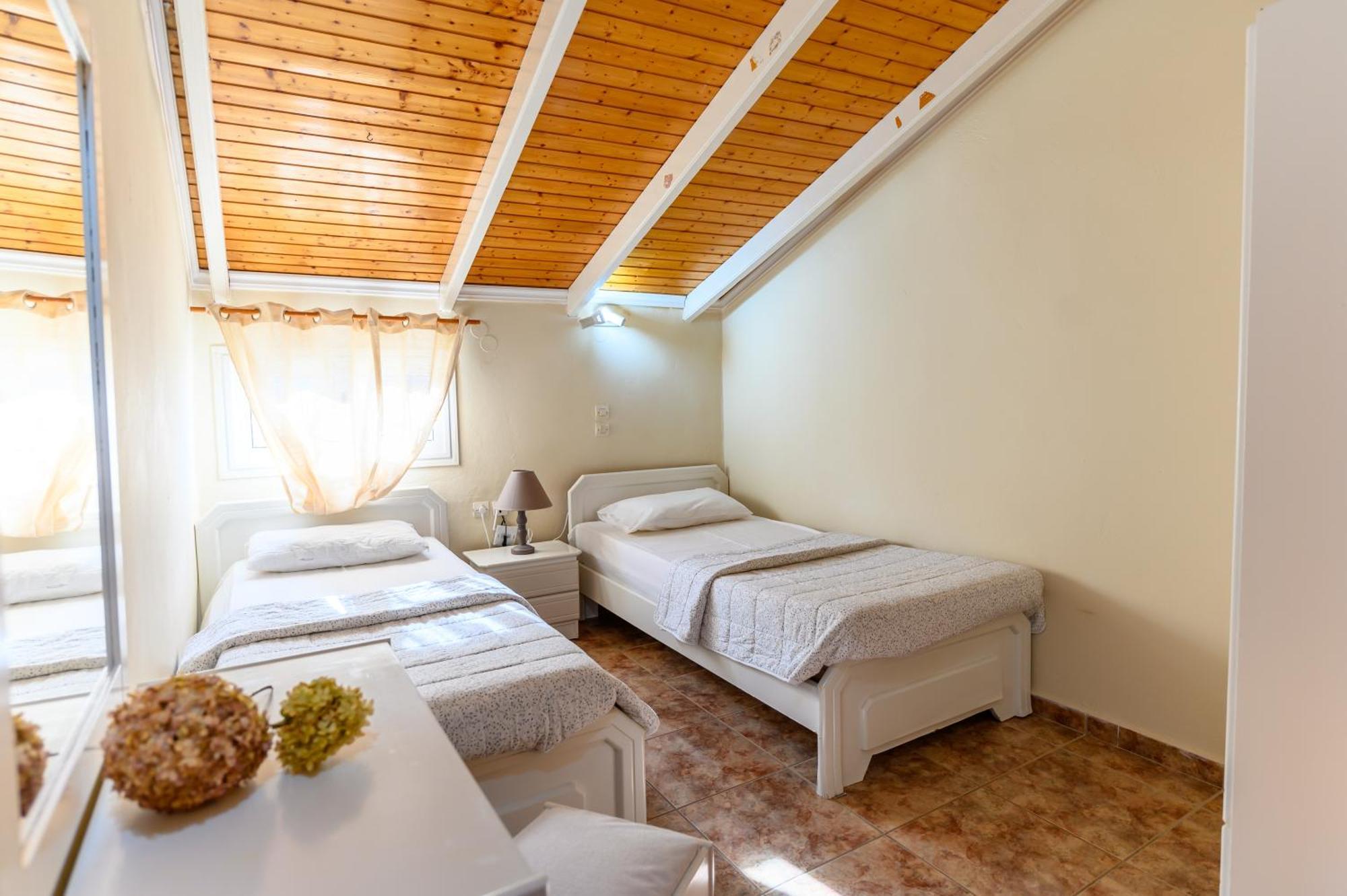 Louiza Apartments Agios Gordios  Zewnętrze zdjęcie