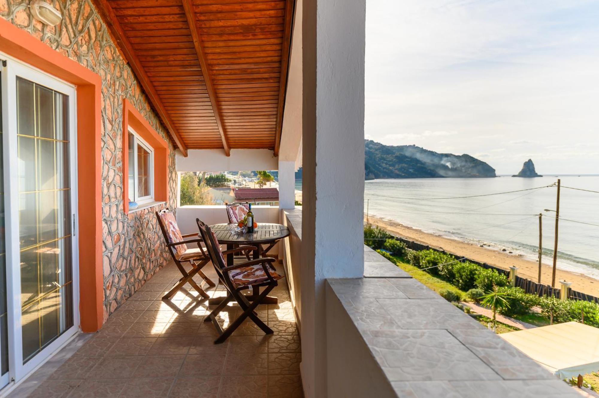 Louiza Apartments Agios Gordios  Zewnętrze zdjęcie