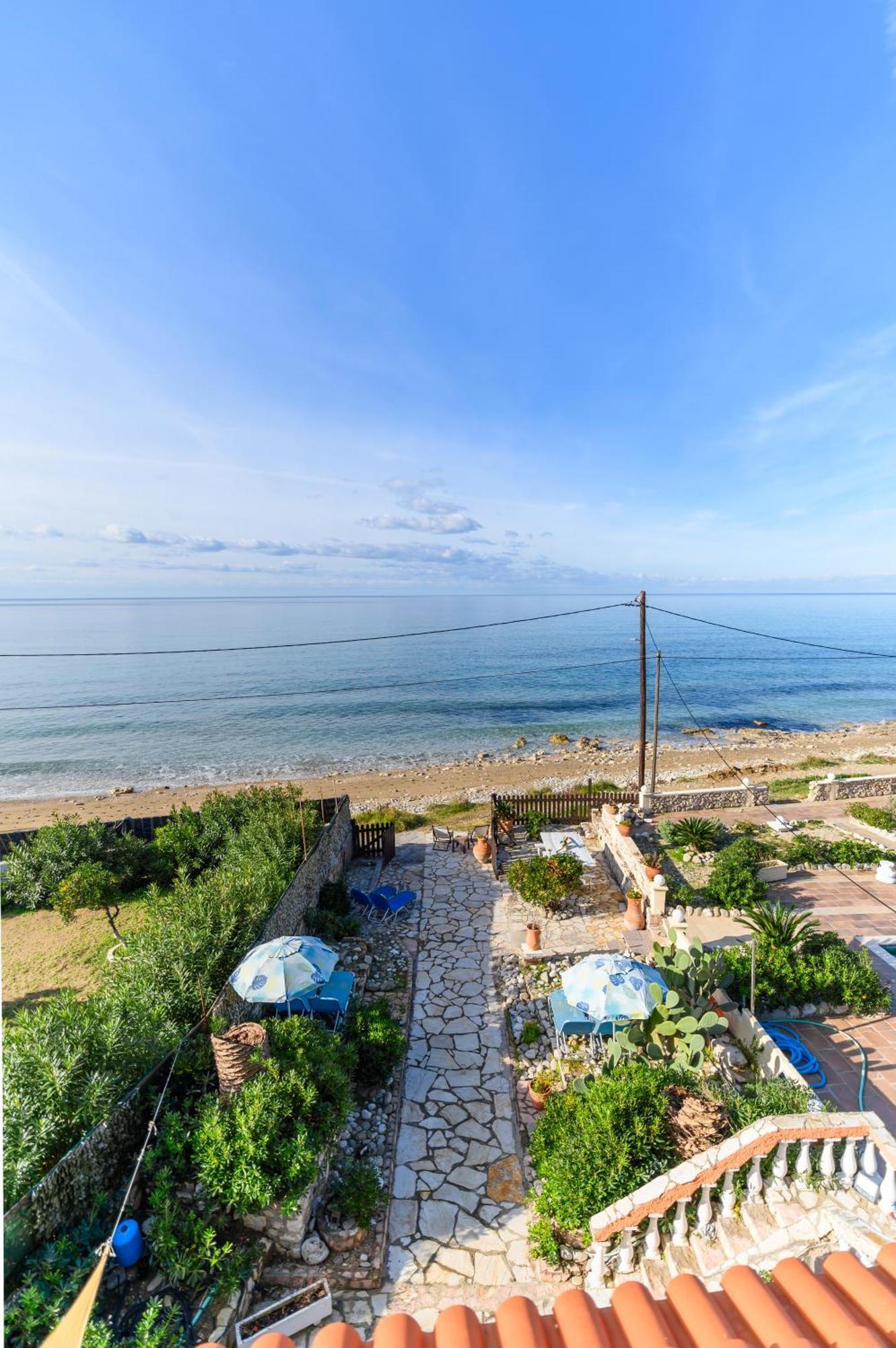 Louiza Apartments Agios Gordios  Zewnętrze zdjęcie
