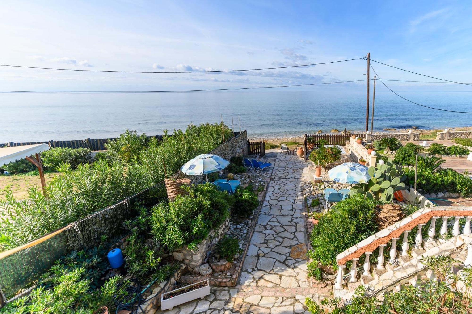 Louiza Apartments Agios Gordios  Zewnętrze zdjęcie