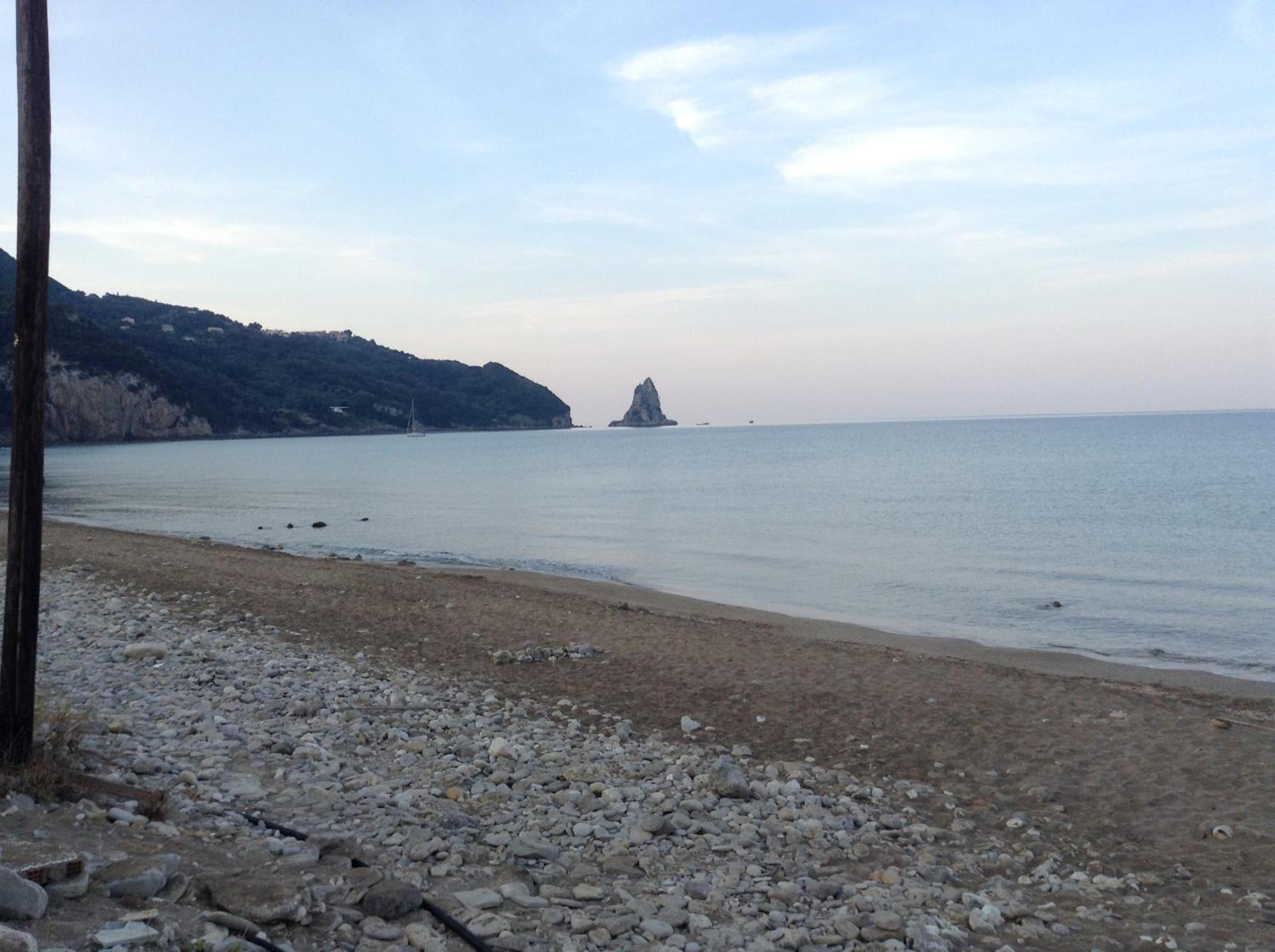 Louiza Apartments Agios Gordios  Zewnętrze zdjęcie