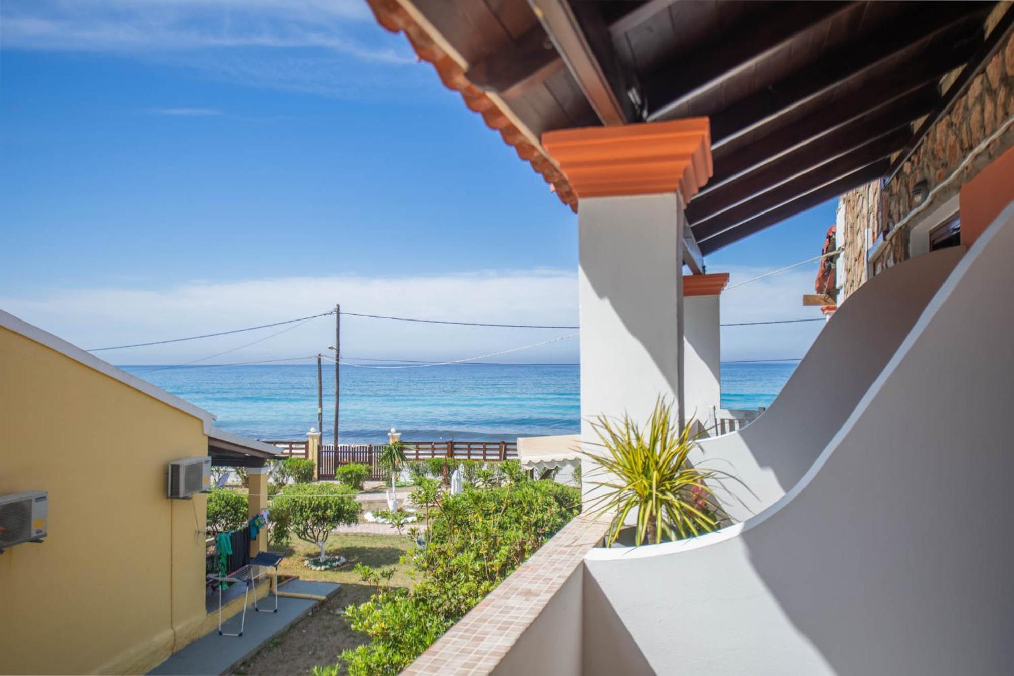 Louiza Apartments Agios Gordios  Zewnętrze zdjęcie