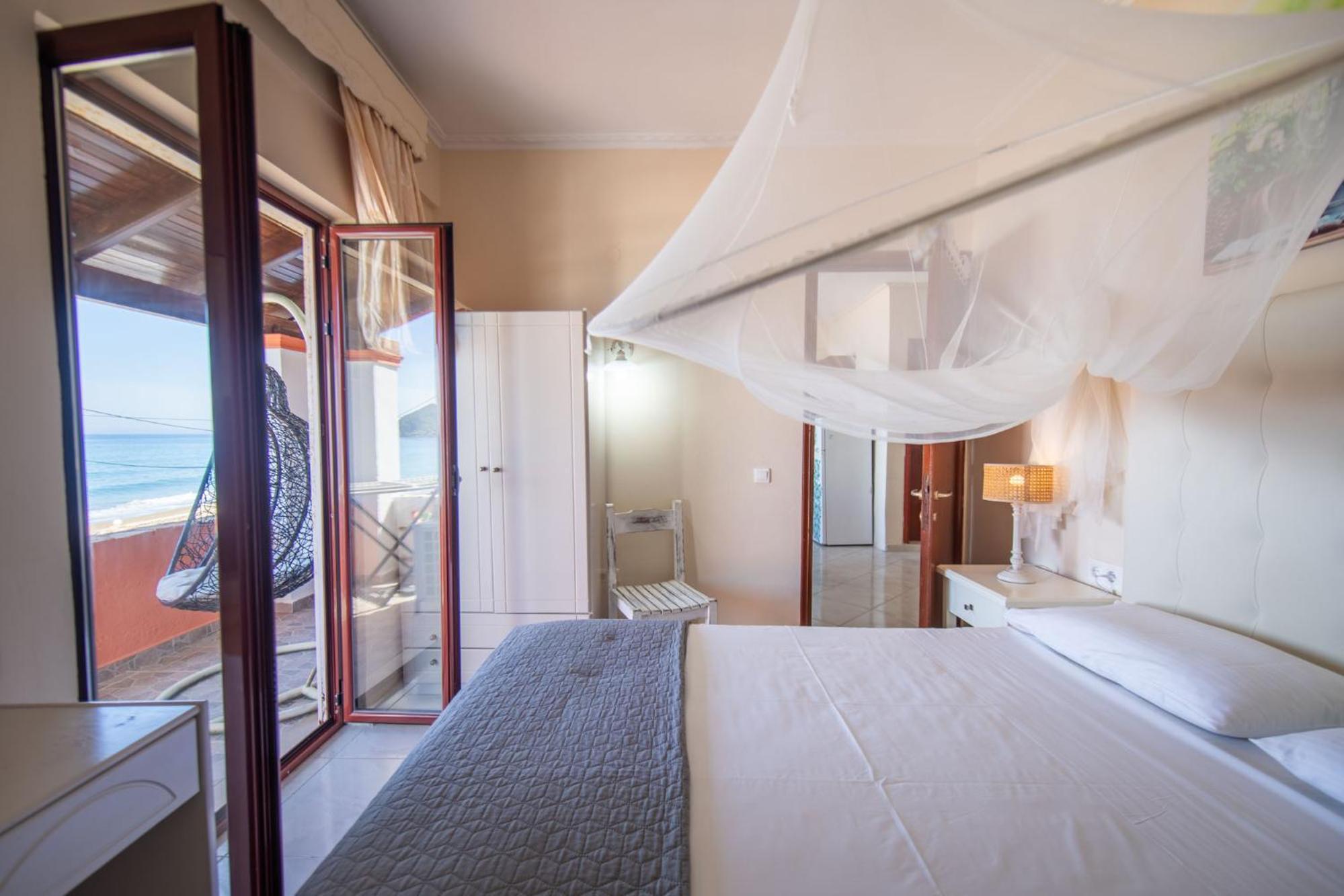 Louiza Apartments Agios Gordios  Zewnętrze zdjęcie