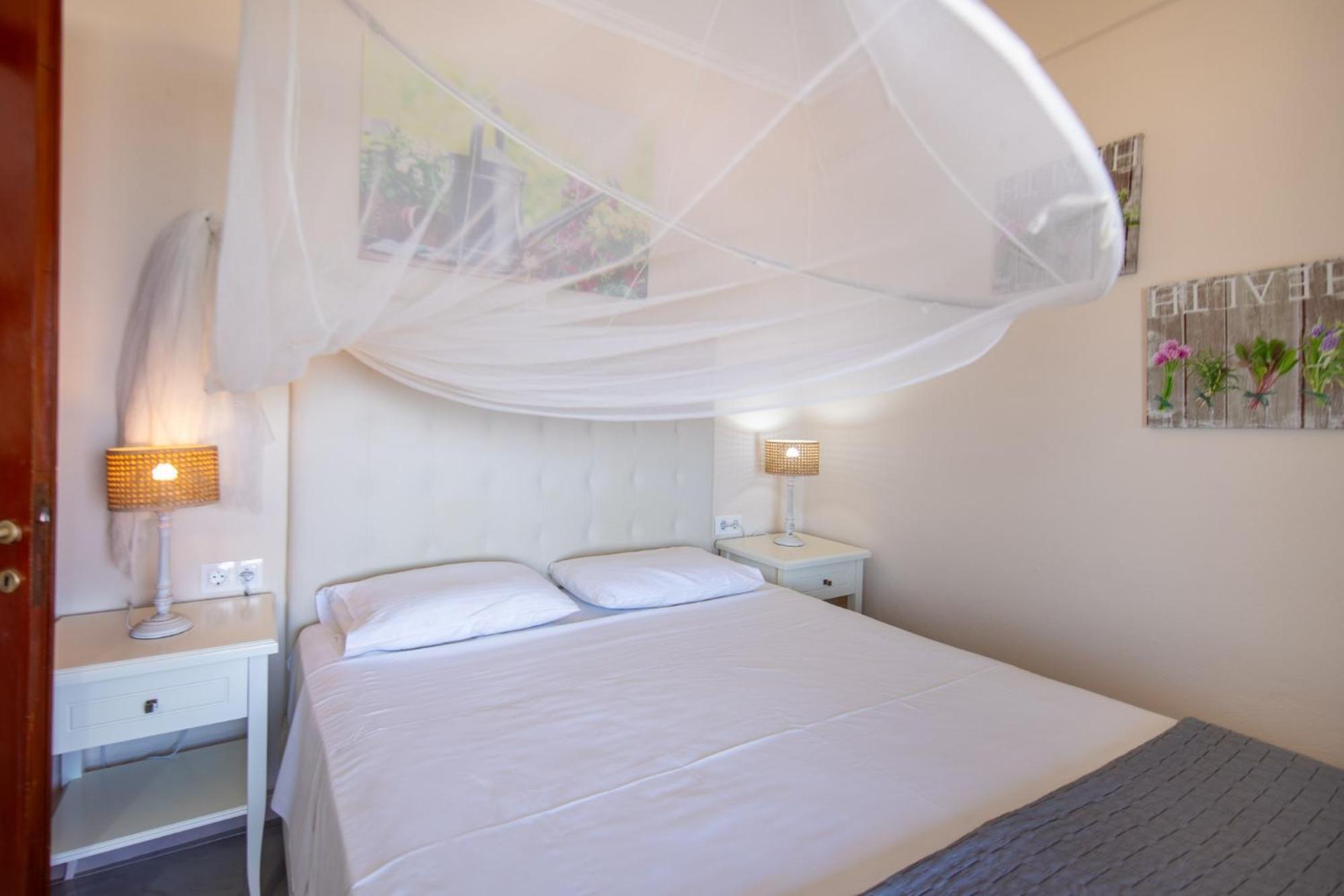 Louiza Apartments Agios Gordios  Zewnętrze zdjęcie