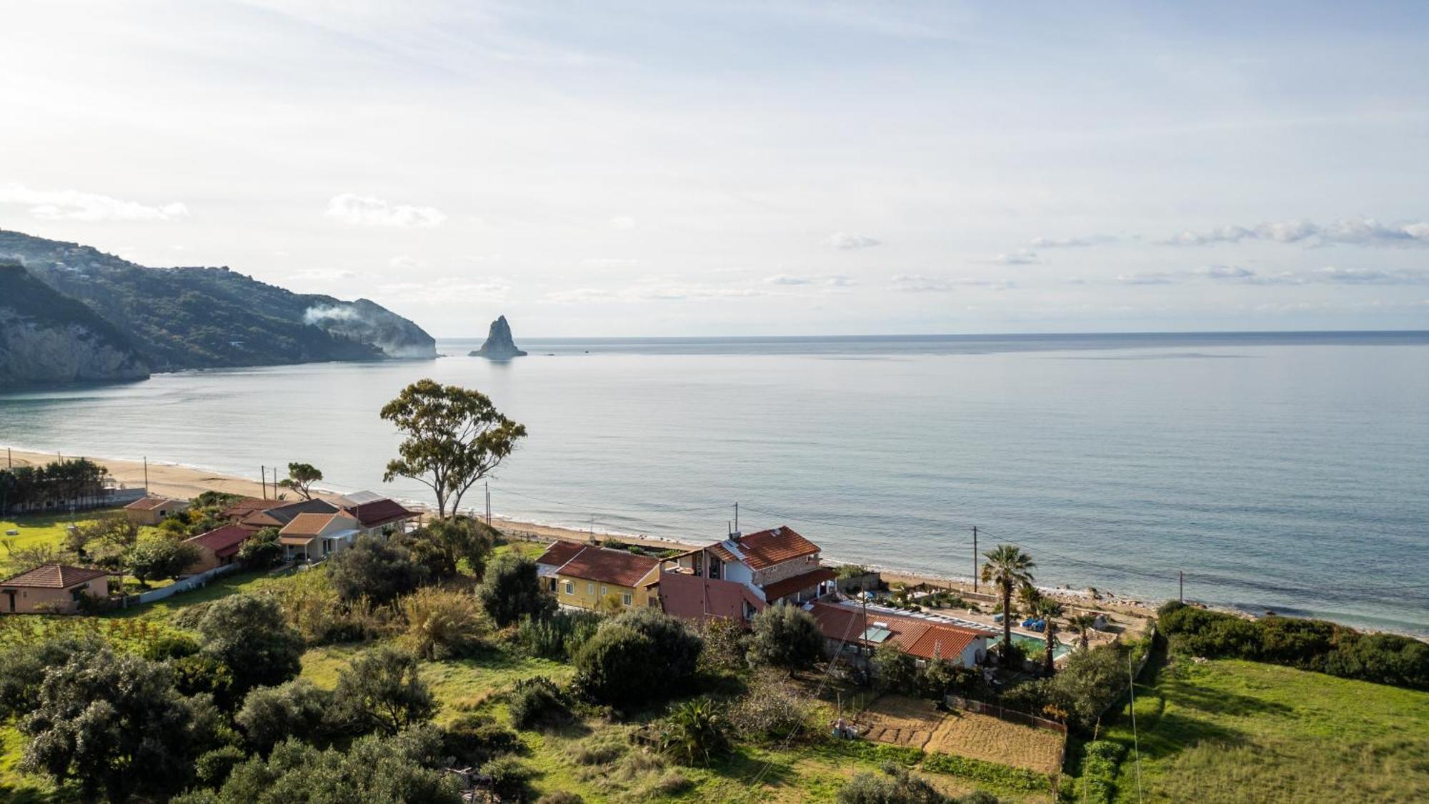 Louiza Apartments Agios Gordios  Zewnętrze zdjęcie