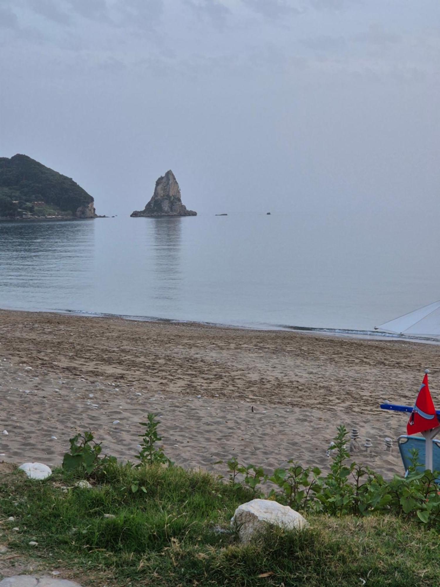 Louiza Apartments Agios Gordios  Zewnętrze zdjęcie